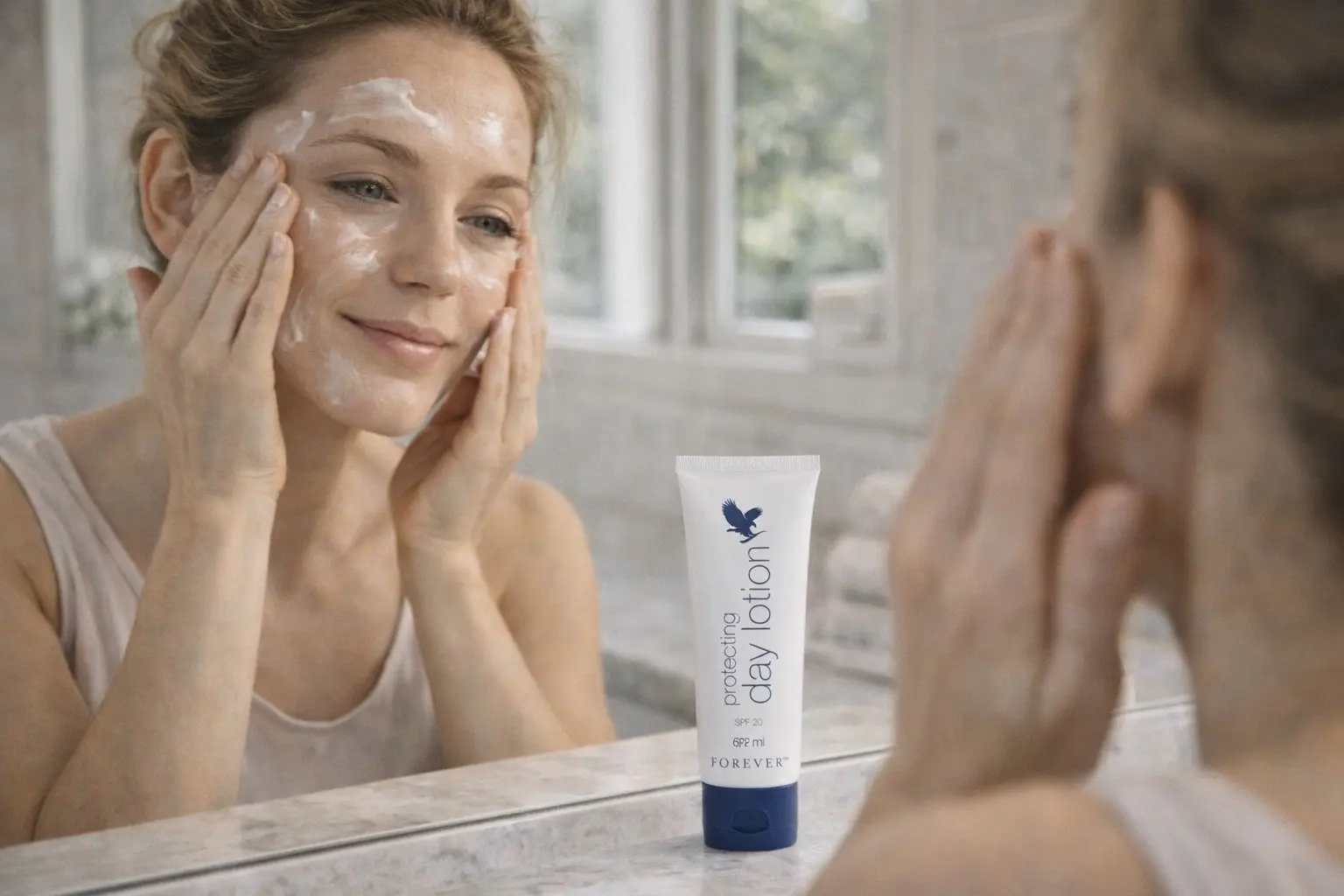 Protecting Day Lotion v produktovej a každodennej scéne