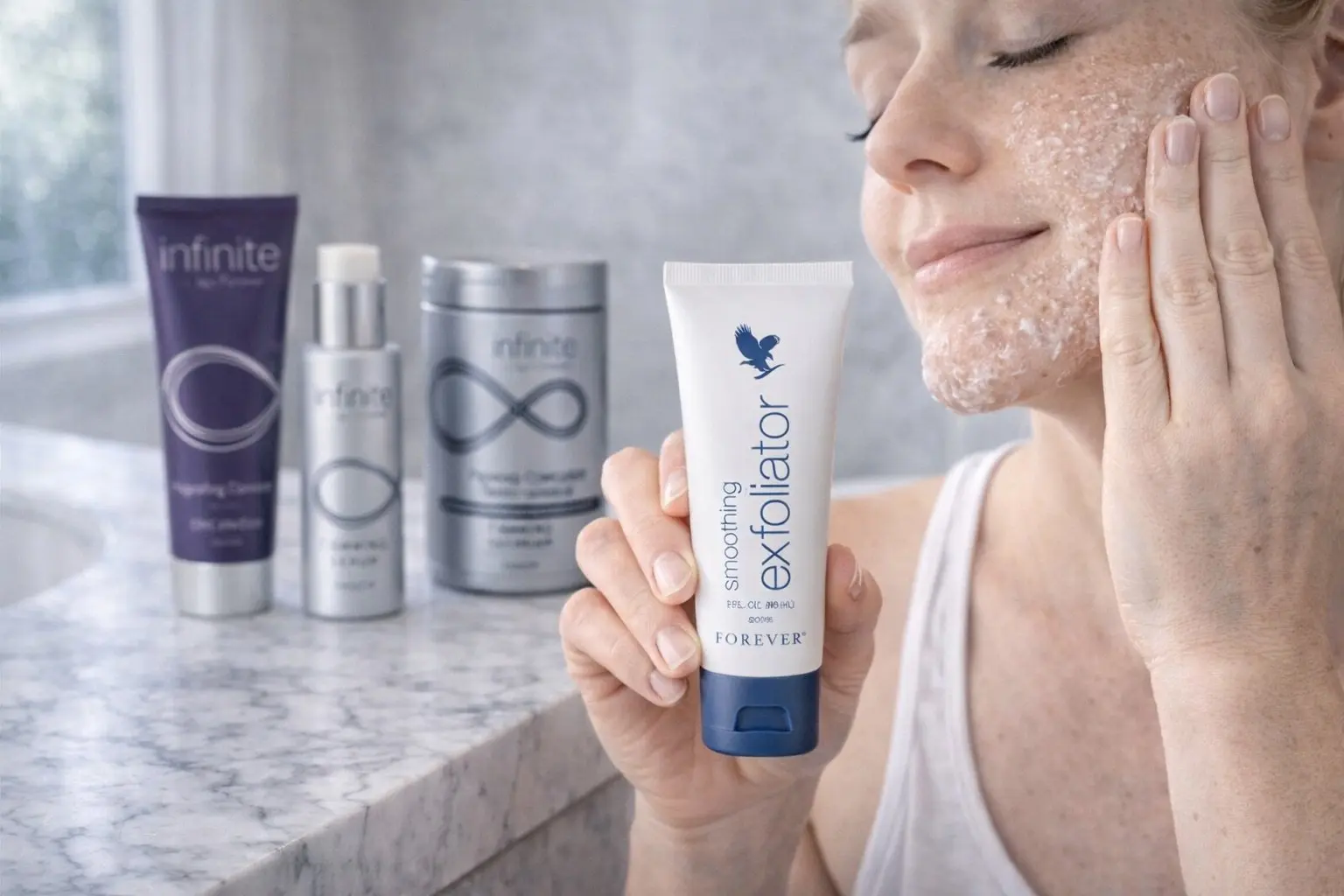 Smoothing Exfoliator v produktovej a každodennej scéne